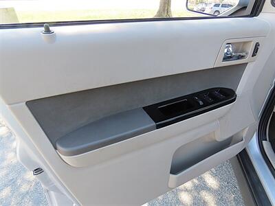 2009 Mazda Tribute Hybrid Grand Touring   - Photo 25 - Palm Desert, CA 92211