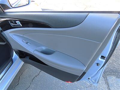 2011 Hyundai SONATA Limited   - Photo 27 - Palm Desert, CA 92211