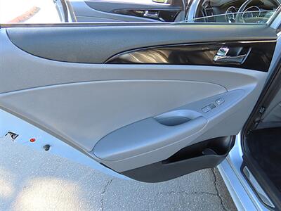 2011 Hyundai SONATA Limited   - Photo 26 - Palm Desert, CA 92211