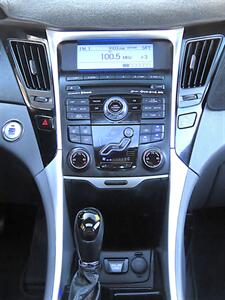 2011 Hyundai SONATA Limited   - Photo 15 - Palm Desert, CA 92211