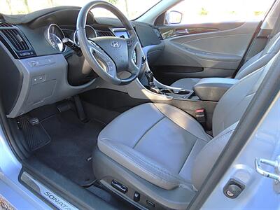 2011 Hyundai SONATA Limited   - Photo 11 - Palm Desert, CA 92211