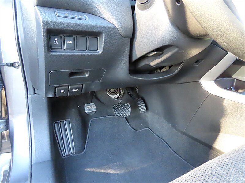 2015 Nissan Altima 2.5 S photo 12 of 37