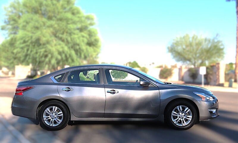 2015 Nissan Altima 2.5 S photo 7 of 37