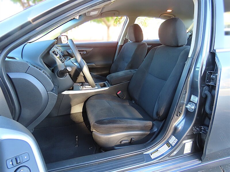 2015 Nissan Altima 2.5 S photo 10 of 37