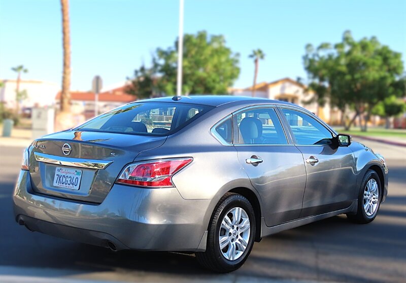 2015 Nissan Altima 2.5 S photo 6 of 37