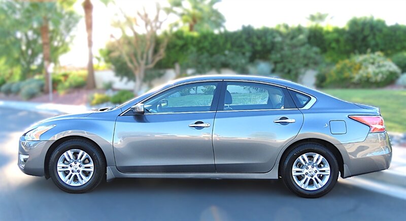 2015 Nissan Altima 2.5 S photo 9 of 37