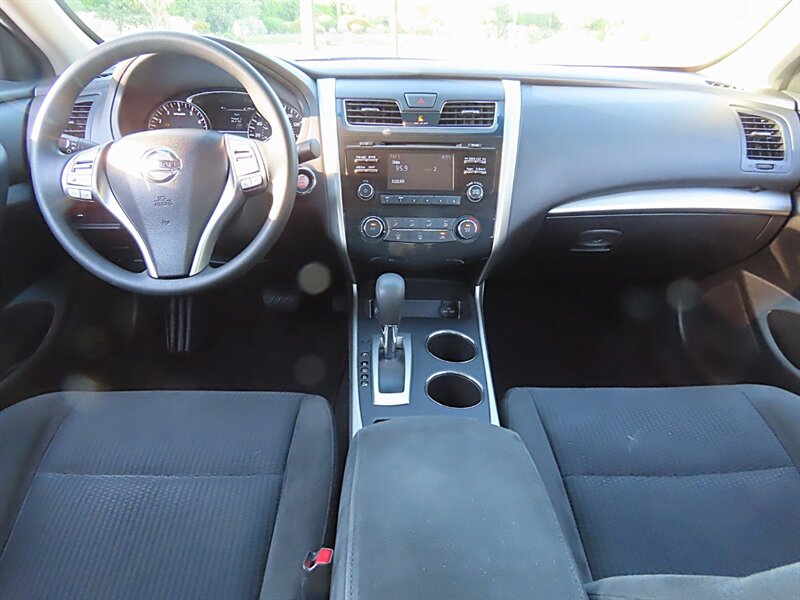2015 Nissan Altima 2.5 S photo 13 of 37
