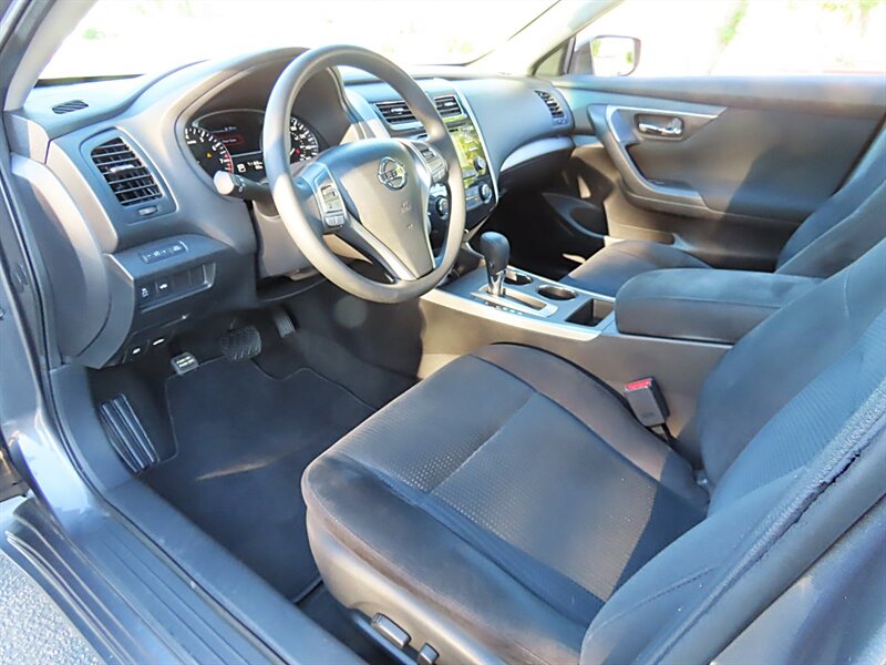 2015 Nissan Altima 2.5 S photo 11 of 37