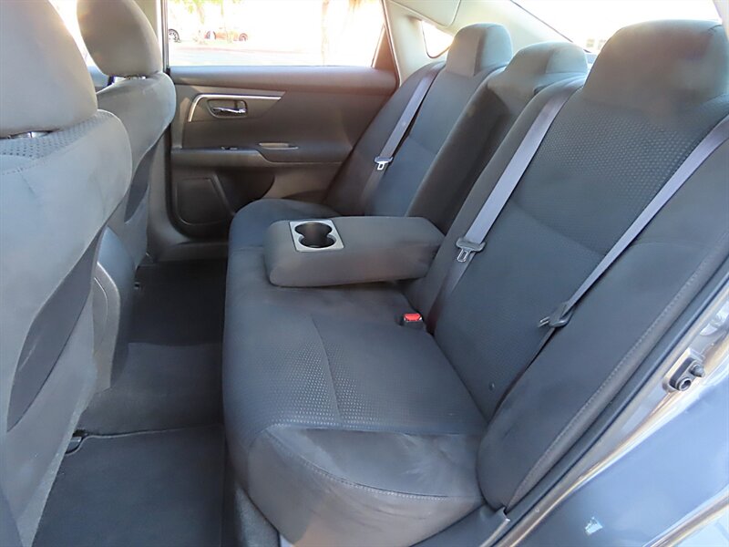 2015 Nissan Altima 2.5 S photo 24 of 37