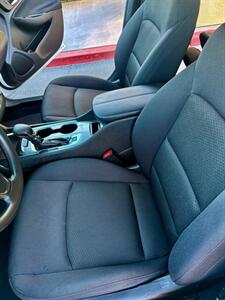 2024 Chevrolet Malibu LT   - Photo 16 - Palm Desert, CA 92211