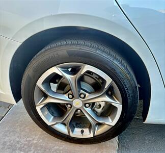 2024 Chevrolet Malibu LT   - Photo 3 - Palm Desert, CA 92211