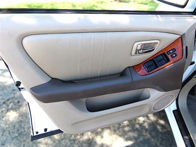 2001 Lexus RX 300 - Photo 24 - Palm Desert, CA 92211