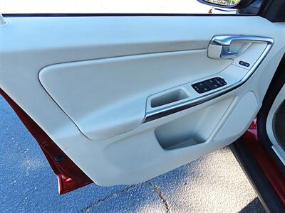 2013 Volvo XC60 T6   - Photo 29 - Palm Desert, CA 92211