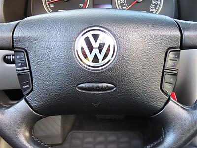 2001 Volkswagen Passat GLX V6   - Photo 11 - Palm Desert, CA 92211