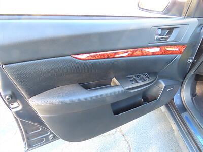 2010 Subaru Outback 3.6R Limited   - Photo 27 - Palm Desert, CA 92211