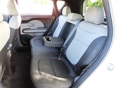 2016 Kia Soul +   - Photo 21 - Palm Desert, CA 92211