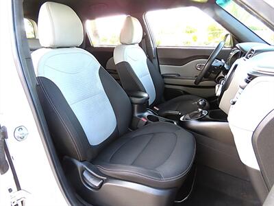 2016 Kia Soul +   - Photo 19 - Palm Desert, CA 92211