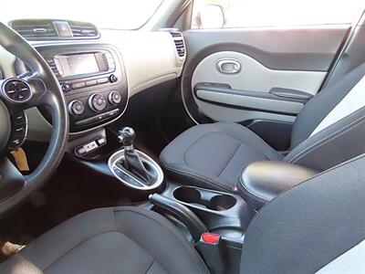 2016 Kia Soul +   - Photo 15 - Palm Desert, CA 92211