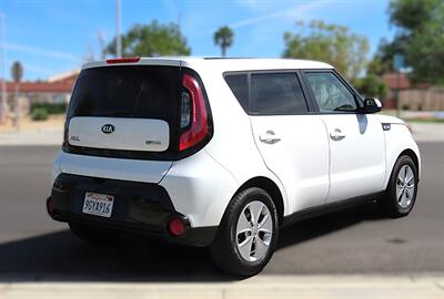 2016 Kia Soul +   - Photo 6 - Palm Desert, CA 92211