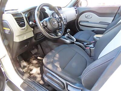 2016 Kia Soul +   - Photo 10 - Palm Desert, CA 92211