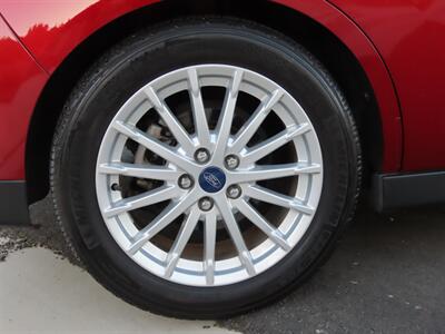 2013 Ford C-MAX Hybrid SEL   - Photo 38 - Palm Desert, CA 92211