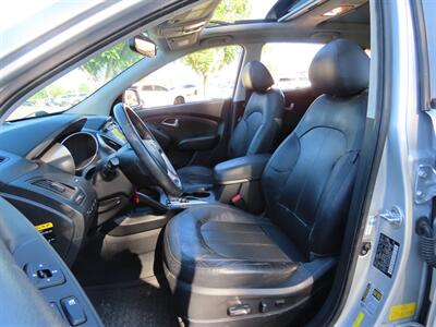 2010 Hyundai TUCSON Limited 4WD   - Photo 10 - Palm Desert, CA 92211