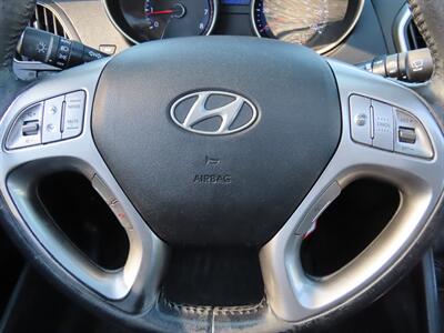 2010 Hyundai TUCSON Limited 4WD   - Photo 14 - Palm Desert, CA 92211