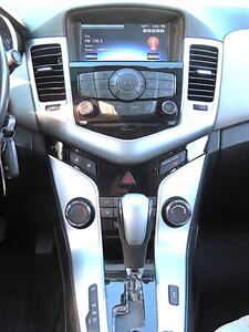 2013 Chevrolet Cruze 1LT Auto - Photo 15 - Palm Desert, CA 92211