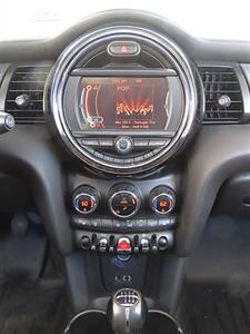 2017 MINI Cooper 3-door Cooper 2D Hatchback - Photo 15 - Palm Desert, CA 92211