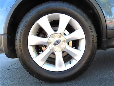 2006 Subaru B9 Tribeca Ltd. 7-Pass.   - Photo 31 - Palm Desert, CA 92211