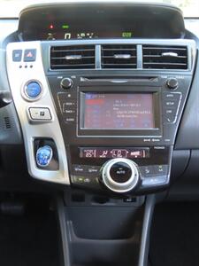 2012 Toyota Prius v Two   - Photo 13 - Palm Desert, CA 92211