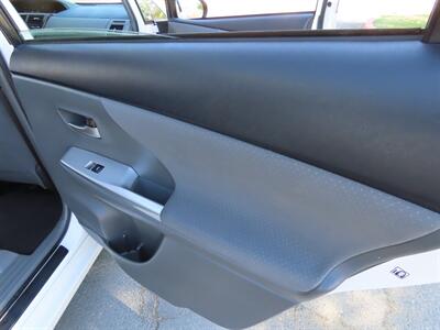2012 Toyota Prius v Two   - Photo 26 - Palm Desert, CA 92211