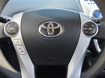 2012 Toyota Prius v Two   - Photo 11 - Palm Desert, CA 92211