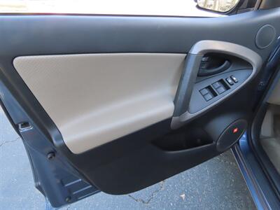 2006 Toyota RAV4 Limited   - Photo 30 - Palm Desert, CA 92211