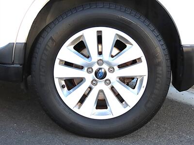 2015 Subaru Outback 2.5i Premium   - Photo 37 - Palm Desert, CA 92211