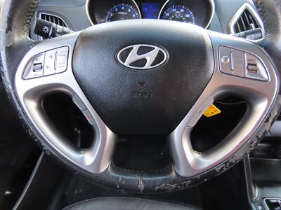 2011 Hyundai TUCSON Limited   - Photo 12 - Palm Desert, CA 92211