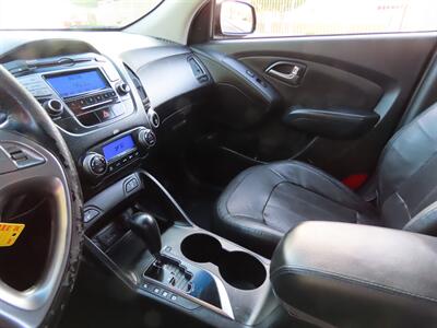 2011 Hyundai TUCSON Limited   - Photo 14 - Palm Desert, CA 92211