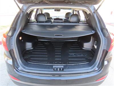 2011 Hyundai TUCSON Limited   - Photo 23 - Palm Desert, CA 92211