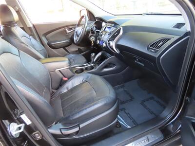 2011 Hyundai TUCSON Limited   - Photo 15 - Palm Desert, CA 92211