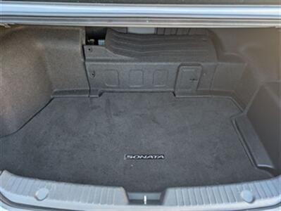 2015 Hyundai SONATA Hybrid   - Photo 19 - Knoxville, TN 37919