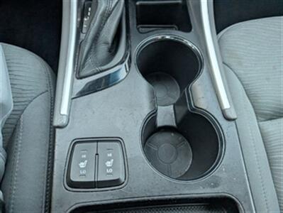 2015 Hyundai SONATA Hybrid   - Photo 13 - Knoxville, TN 37919