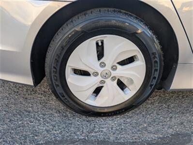 2015 Hyundai SONATA Hybrid   - Photo 6 - Knoxville, TN 37919