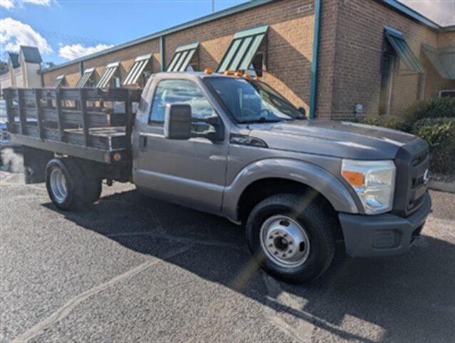 2011 Ford F-350 SD Super Duty XL  Flat Bed Rack Body - Photo 1 - Knoxville, TN 37919