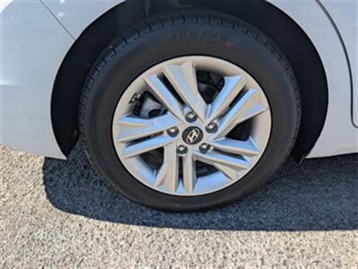 2019 Hyundai Elantra SEL   - Photo 6 - Knoxville, TN 37919