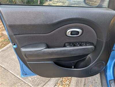 2016 Kia Soul +   - Photo 7 - Knoxville, TN 37919