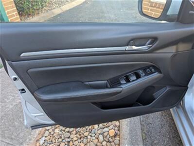 2023 Nissan Altima 2.5 SV   - Photo 7 - Knoxville, TN 37919