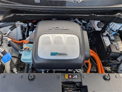 2017 Kia Soul EV + - Photo 8 - Knoxville, TN 37919