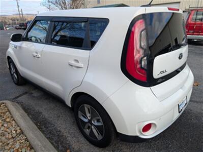 2017 Kia Soul EV + - Photo 3 - Knoxville, TN 37919