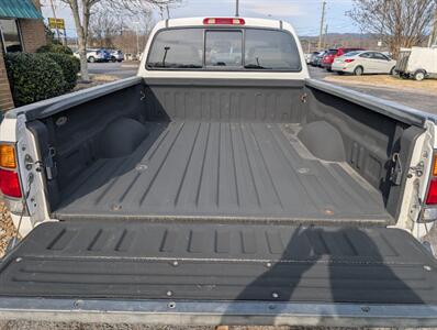 2004 Toyota Tundra SR5 4dr Access Cab SR5   - Photo 25 - Knoxville, TN 37919