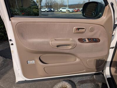 2004 Toyota Tundra SR5 4dr Access Cab SR5   - Photo 9 - Knoxville, TN 37919
